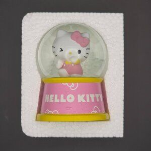 Hello Kitty Friends Mini Snow Globe - Hello Kitty